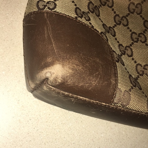 Authentic Gucci GG Canvas Shoulder Bag - Picture 4 of 8